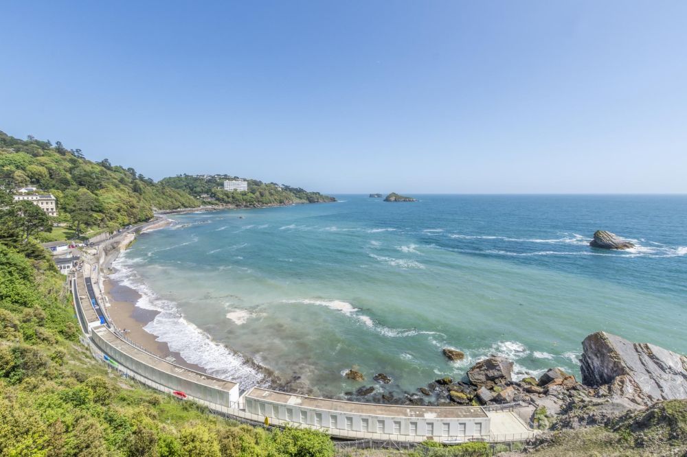 Meadfoot Beach, Torquay, Devon | Coast walks near Kents Cavern